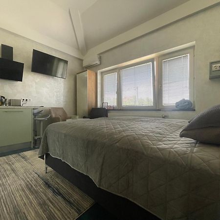 Tona - Miran Apartman - Parking - Samostalna Prijava Карловац Екстериор снимка