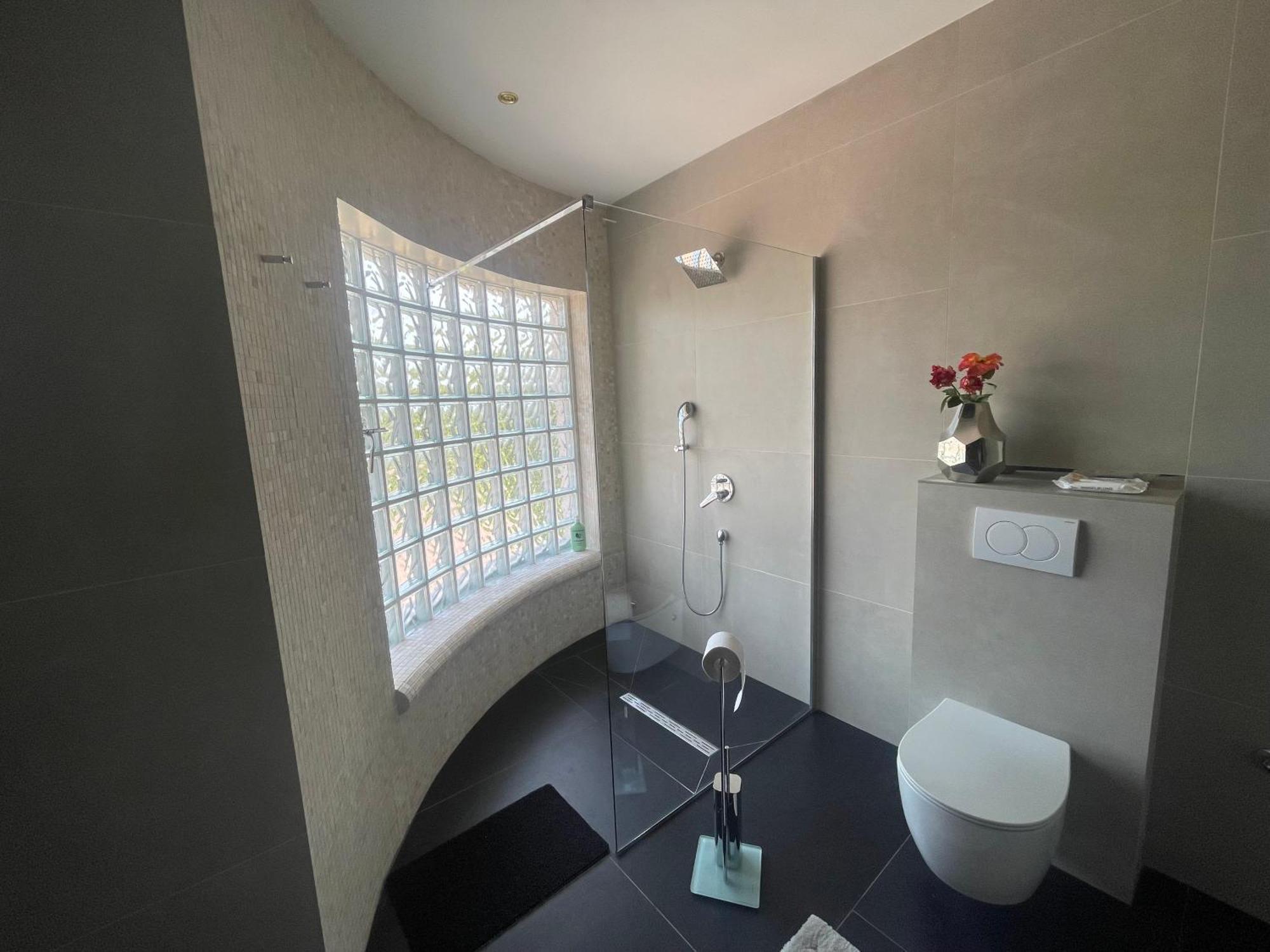Tona - Miran Apartman - Parking - Samostalna Prijava Карловац Екстериор снимка
