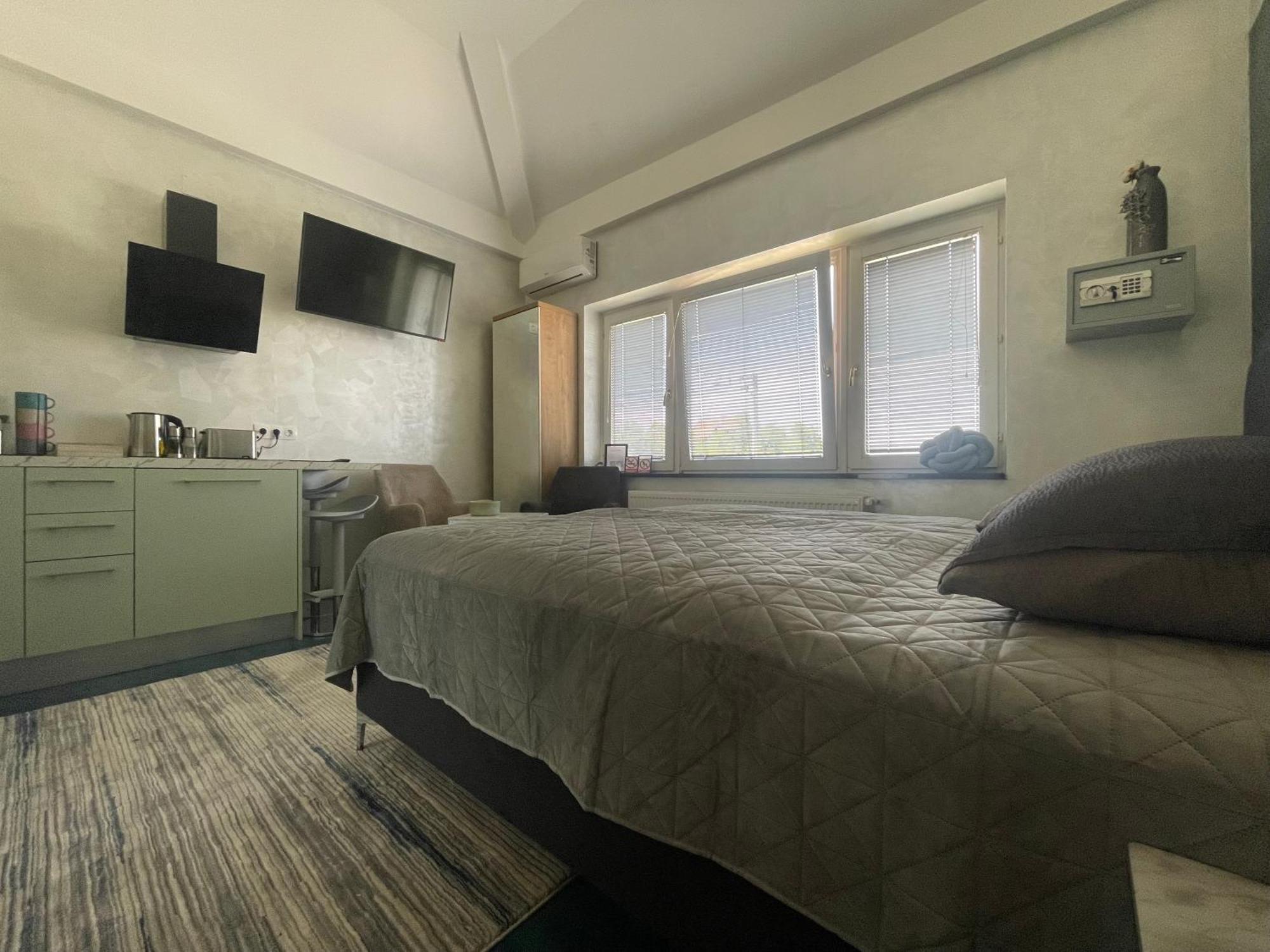 Tona - Miran Apartman - Parking - Samostalna Prijava Карловац Екстериор снимка